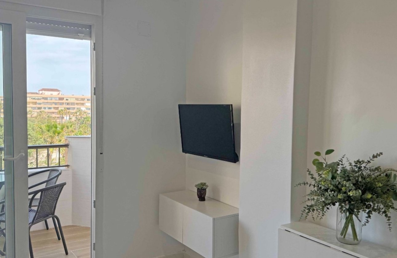 Resale - Apartment / flat - Torrevieja - Torrelamata - La Mata