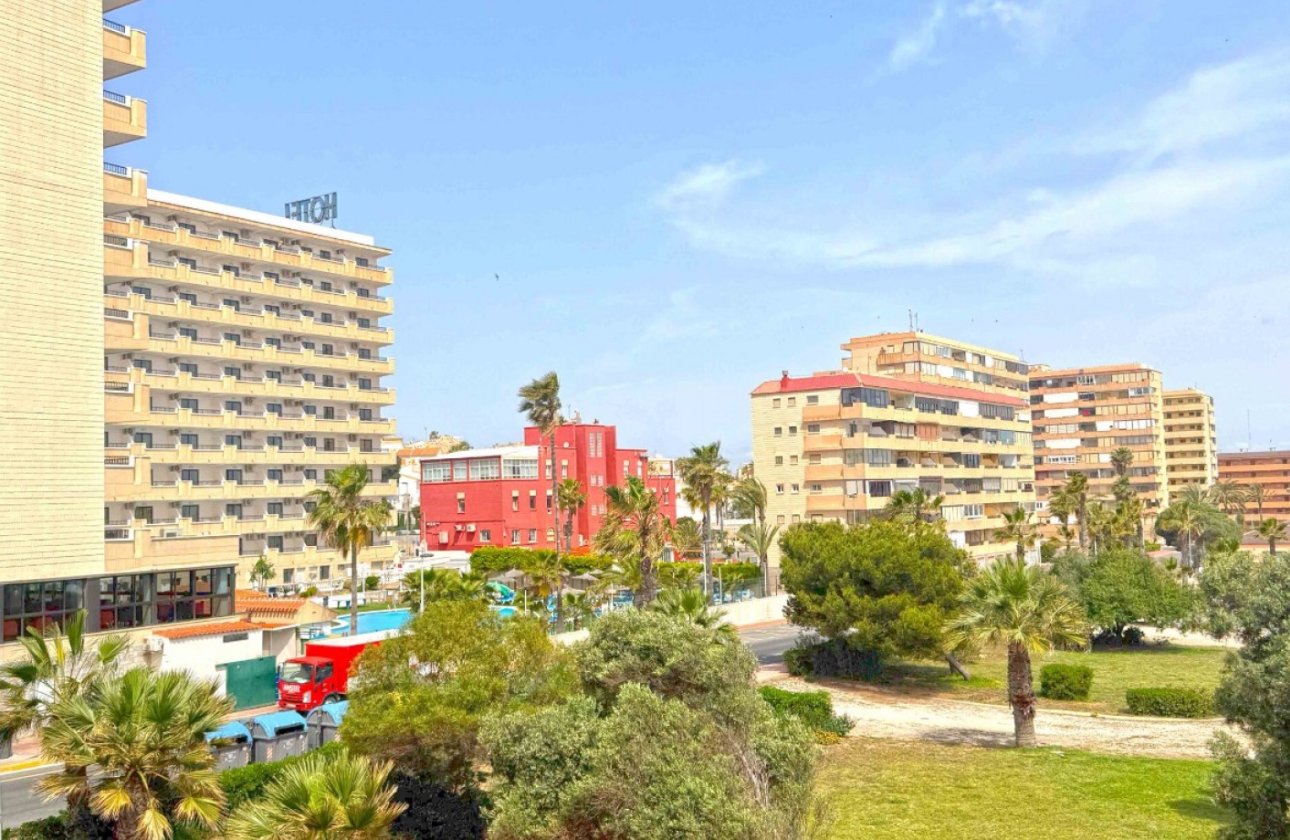 Resale - Apartment / flat - Torrevieja - Torrelamata - La Mata