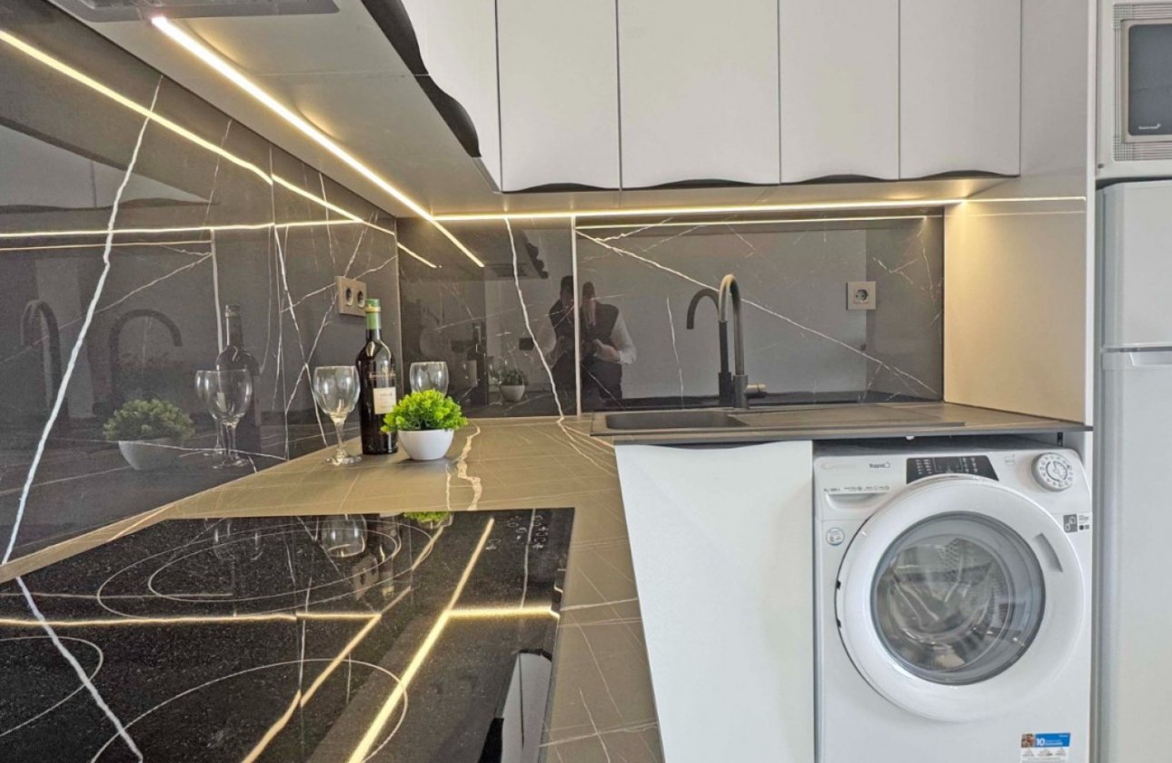 Resale - Apartment / flat - Torrevieja - Torrelamata - La Mata