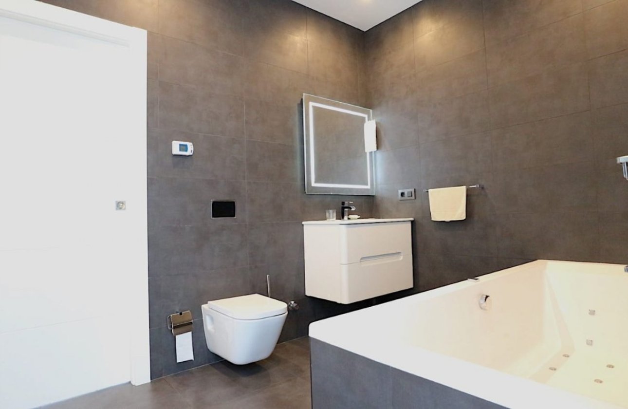 Reventa - Villa - Torrevieja - Los Angeles