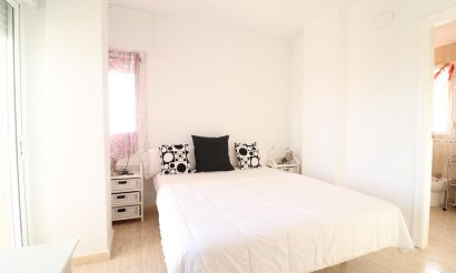 Resale - Apartment / flat - Orihuela Costa - Campoamor