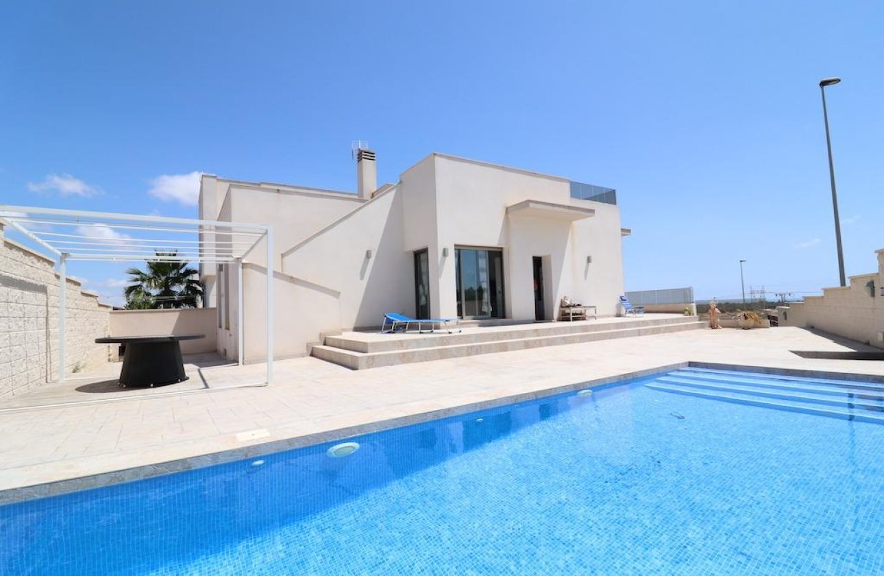 Resale - Villa - San Miguel de Salinas - Urbanizaciones