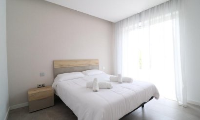 Revente - Villa - Orihuela Costa - Campoamor