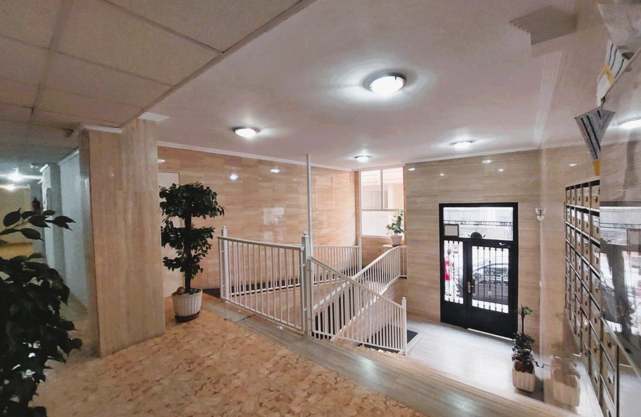 Reventa - Apartamento / piso - Torrevieja - Centro