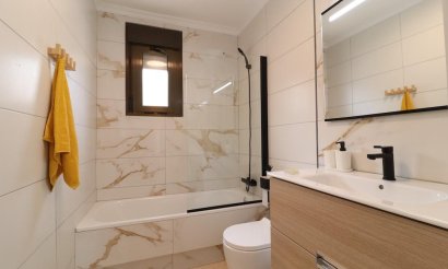 Resale - Townhouse - San Miguel de Salinas - Cerro del Sol