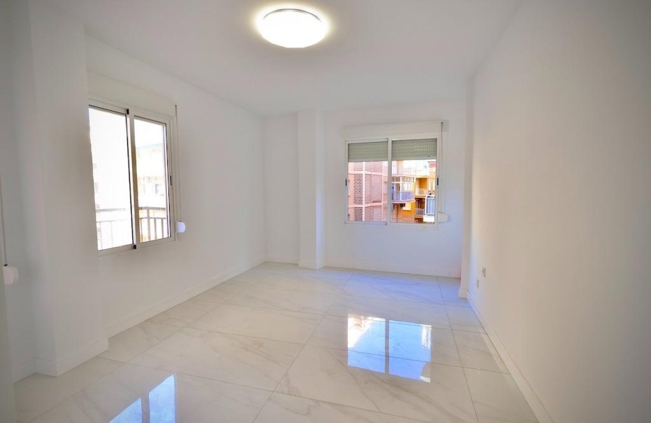 Reventa - Apartamento / piso - Torrevieja - Playa del cura