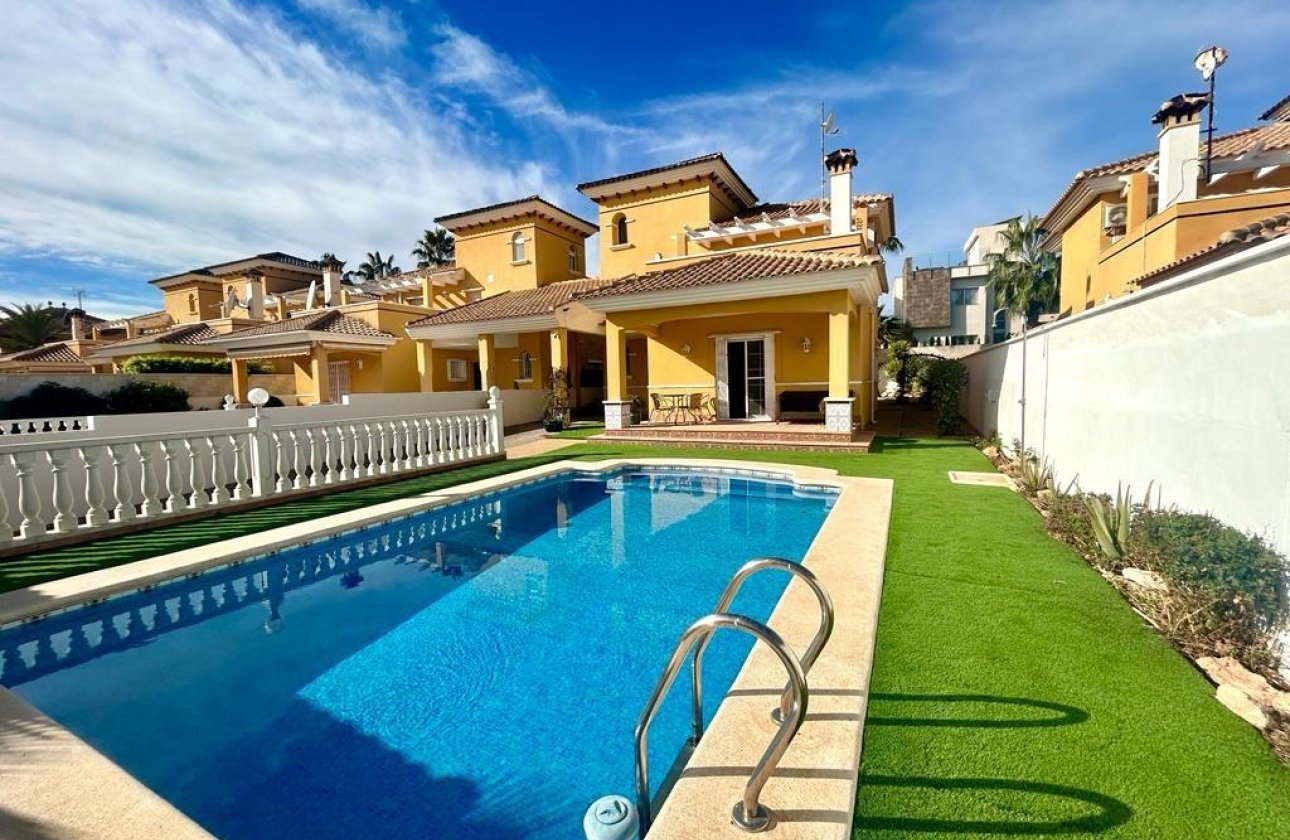 Revente - Villa - Orihuela Costa - Cabo Roig
