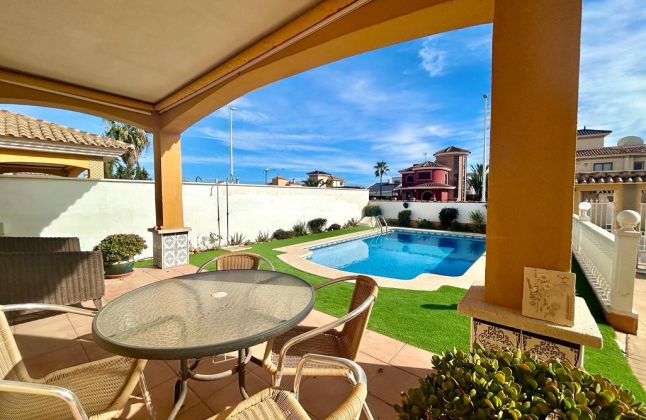Revente - Villa - Orihuela Costa - Cabo Roig