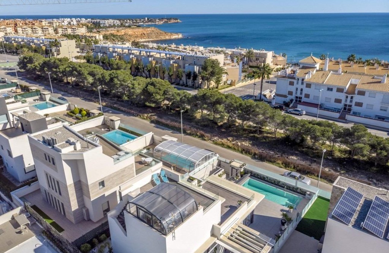 Resale - Villa - Orihuela Costa - Campoamor