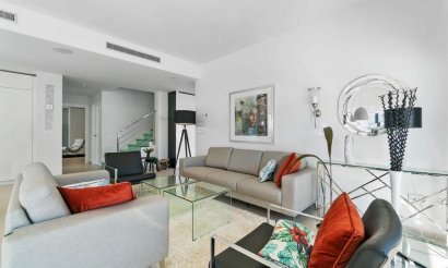 Resale - Villa - Orihuela Costa - Campoamor