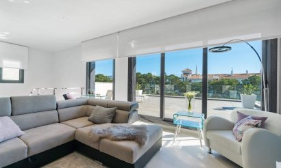 Resale - Villa - Orihuela Costa - Campoamor