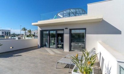Resale - Villa - Orihuela Costa - Campoamor