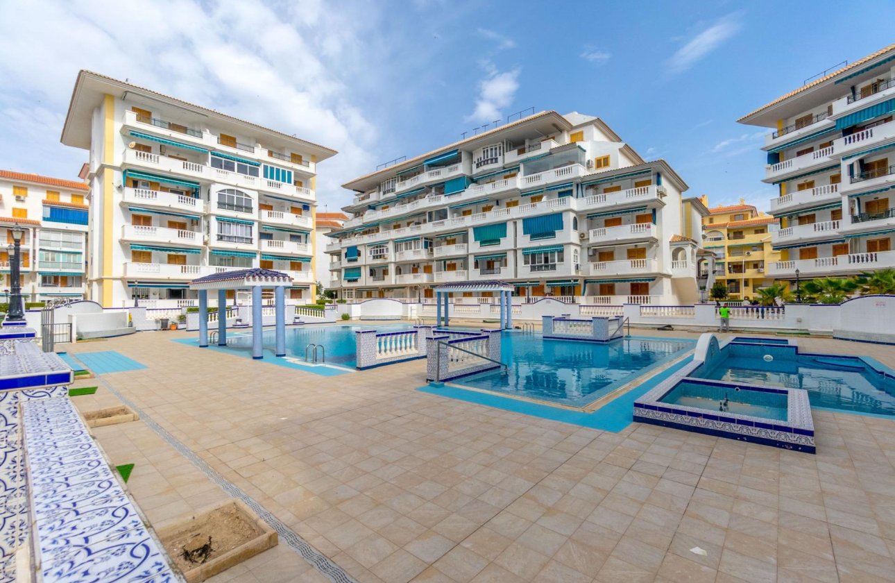Resale - Apartment / flat - Torrevieja - Los Europeos