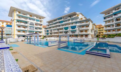 Resale - Apartment / flat - Torrevieja - Los Europeos