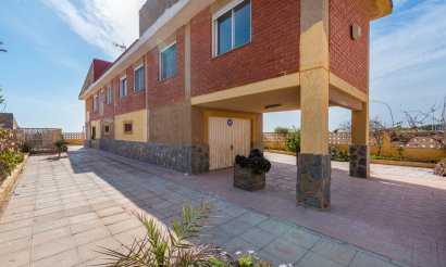 Resale - Villa - Guardamar del Segura