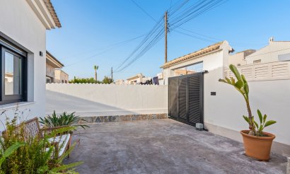 Revente - Villa - Torrevieja - El Chaparral