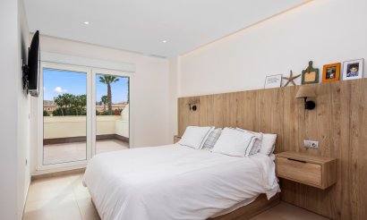 Resale - Townhouse - San Juan Alicante