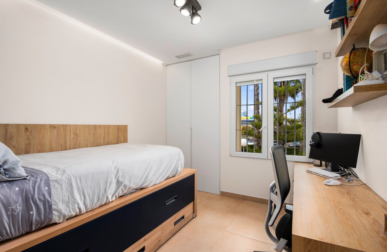 Resale - Townhouse - San Juan Alicante