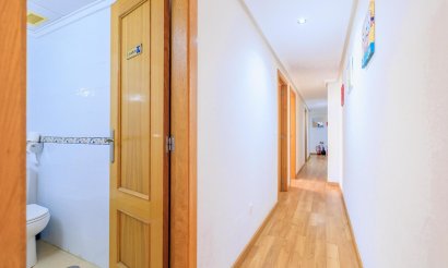 Resale - Apartment / flat - Torrevieja - Centro