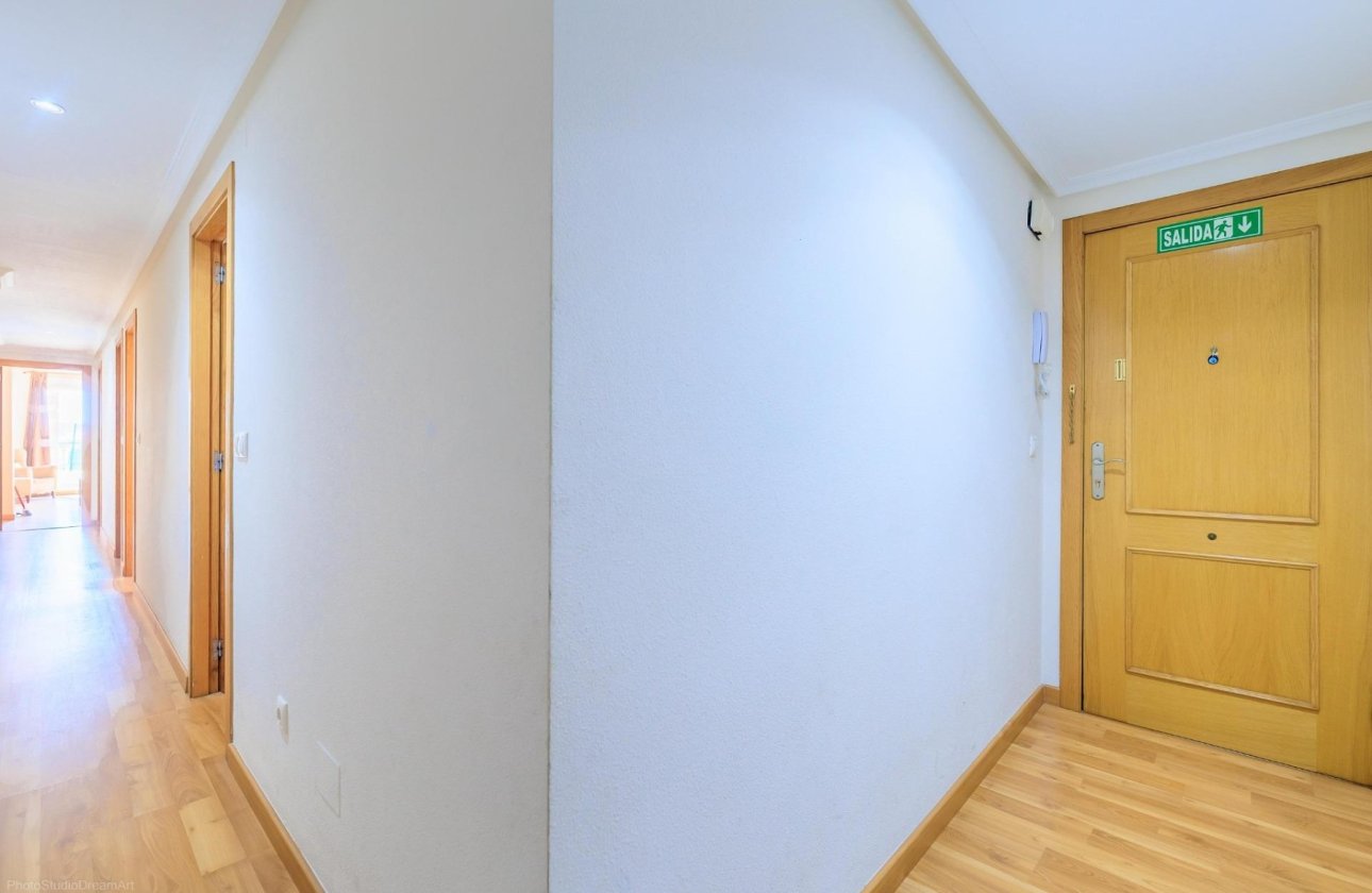 Resale - Apartment / flat - Torrevieja - Centro