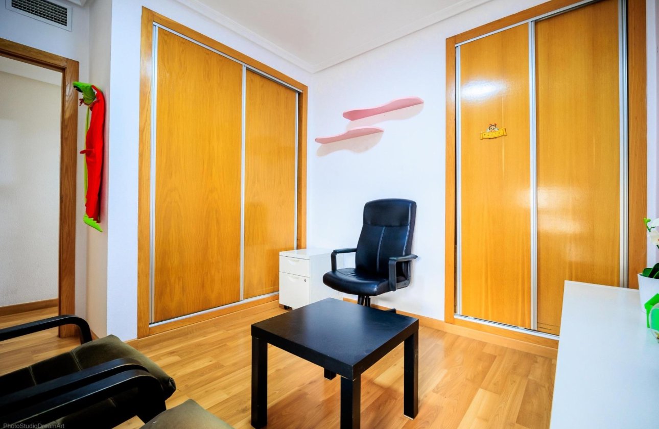 Resale - Apartment / flat - Torrevieja - Centro