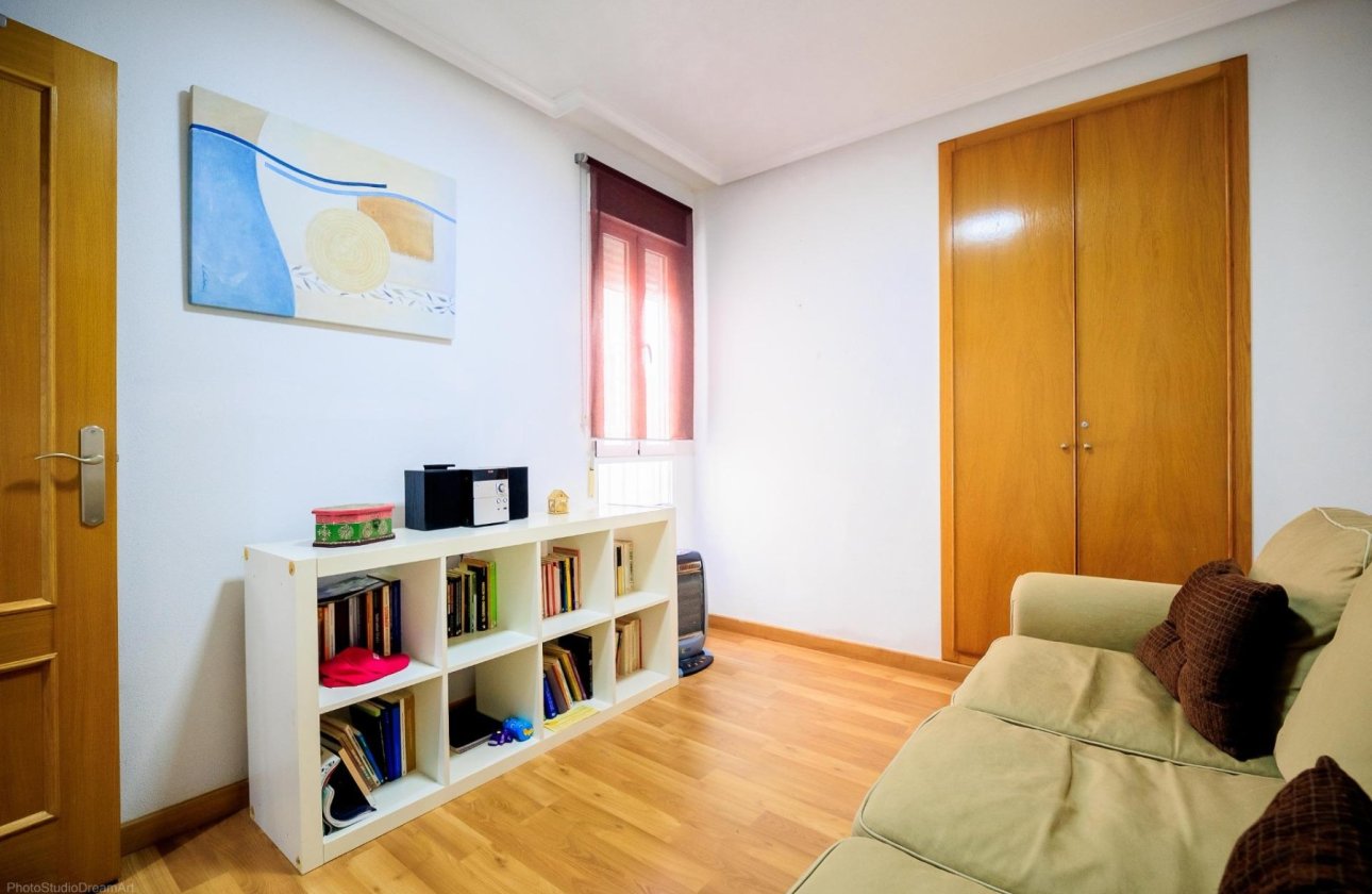 Resale - Apartment / flat - Torrevieja - Centro