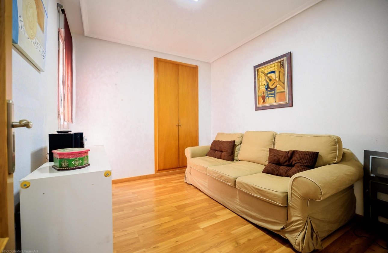 Resale - Apartment / flat - Torrevieja - Centro