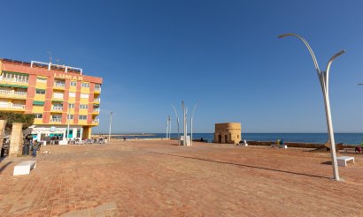 Resale - Apartment / flat - Torrevieja - La Mata