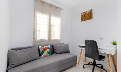Resale - Apartment / flat - Torrevieja - La Mata