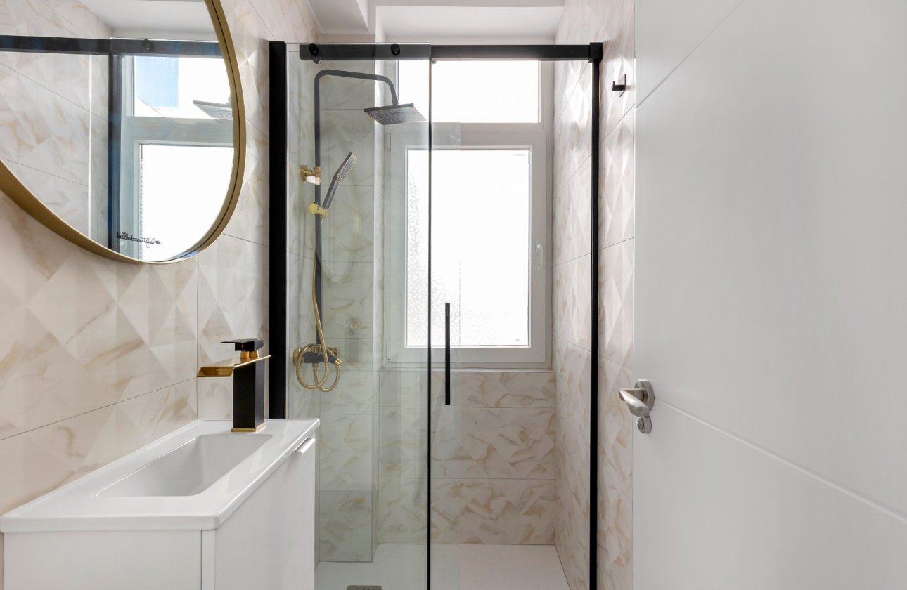 Resale - Apartment / flat - Torrevieja - La Mata