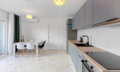 Resale - Apartment / flat - Torrevieja - La Mata