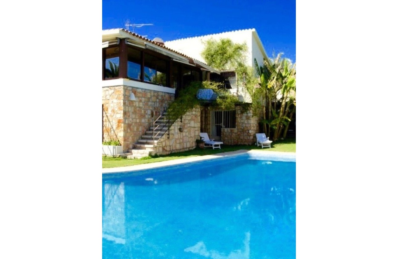 Revente - Villa - Benidorm - Urbanizaciones