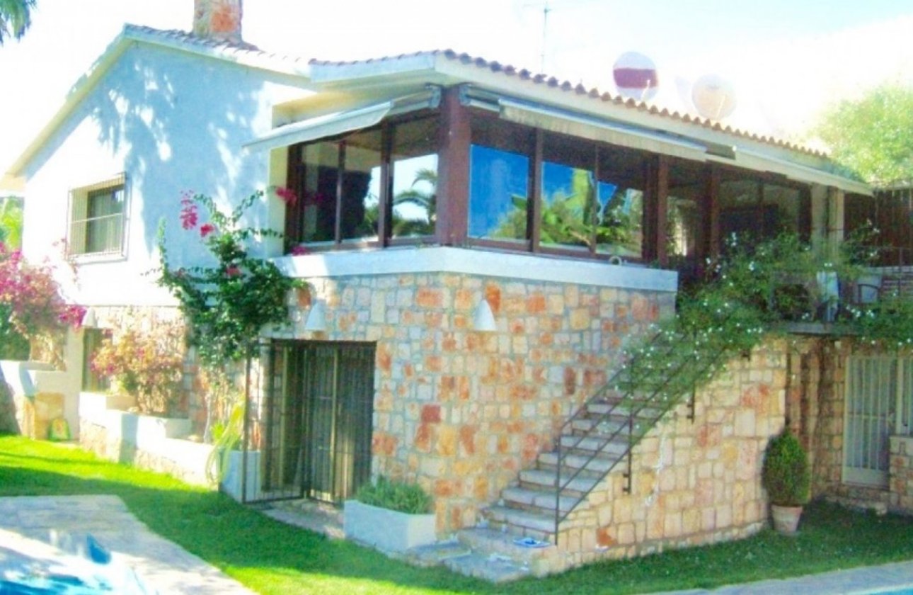 Revente - Villa - Benidorm - Urbanizaciones