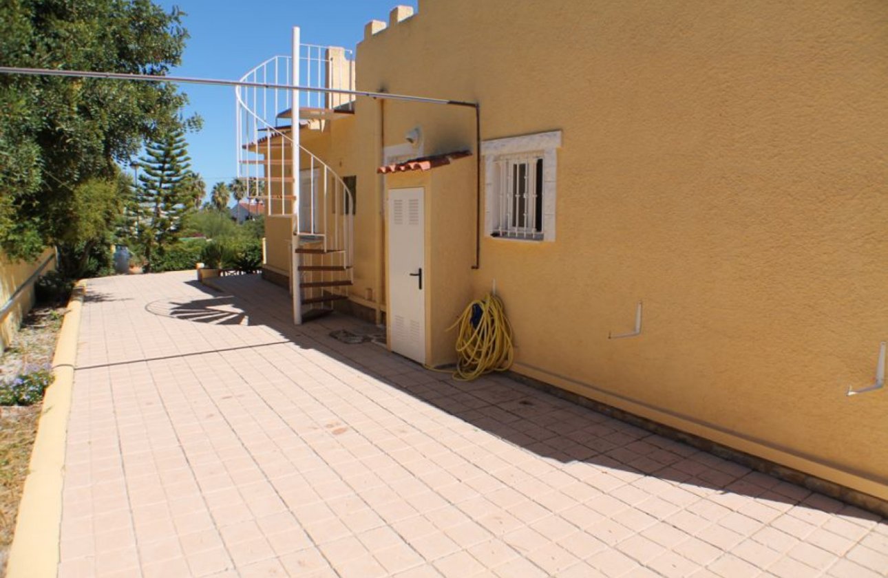 Reventa - Villa - Alfas del Pí - Urbanizaciones