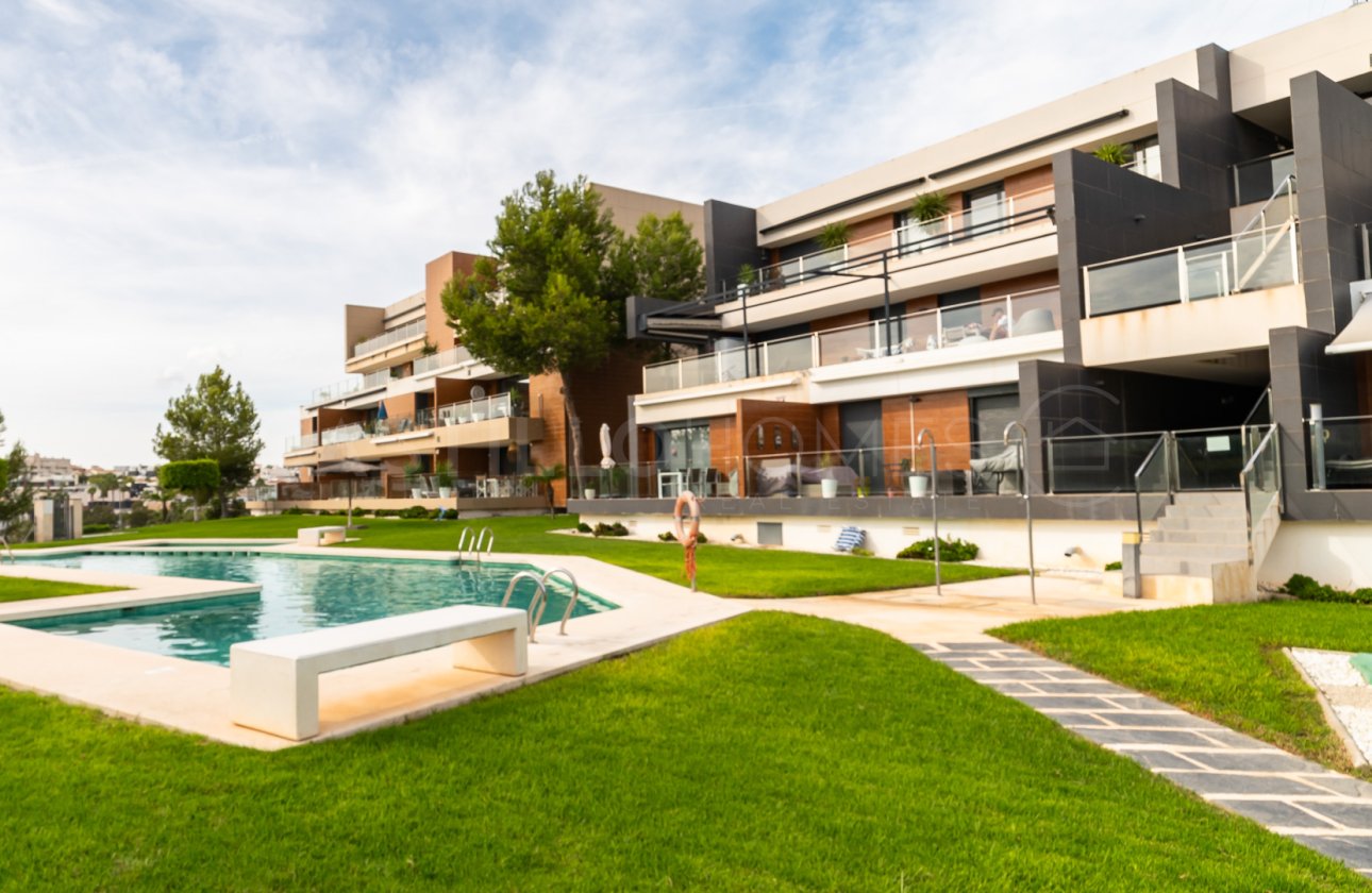 Resale - Apartment / flat - Orihuela Costa - Villamartín