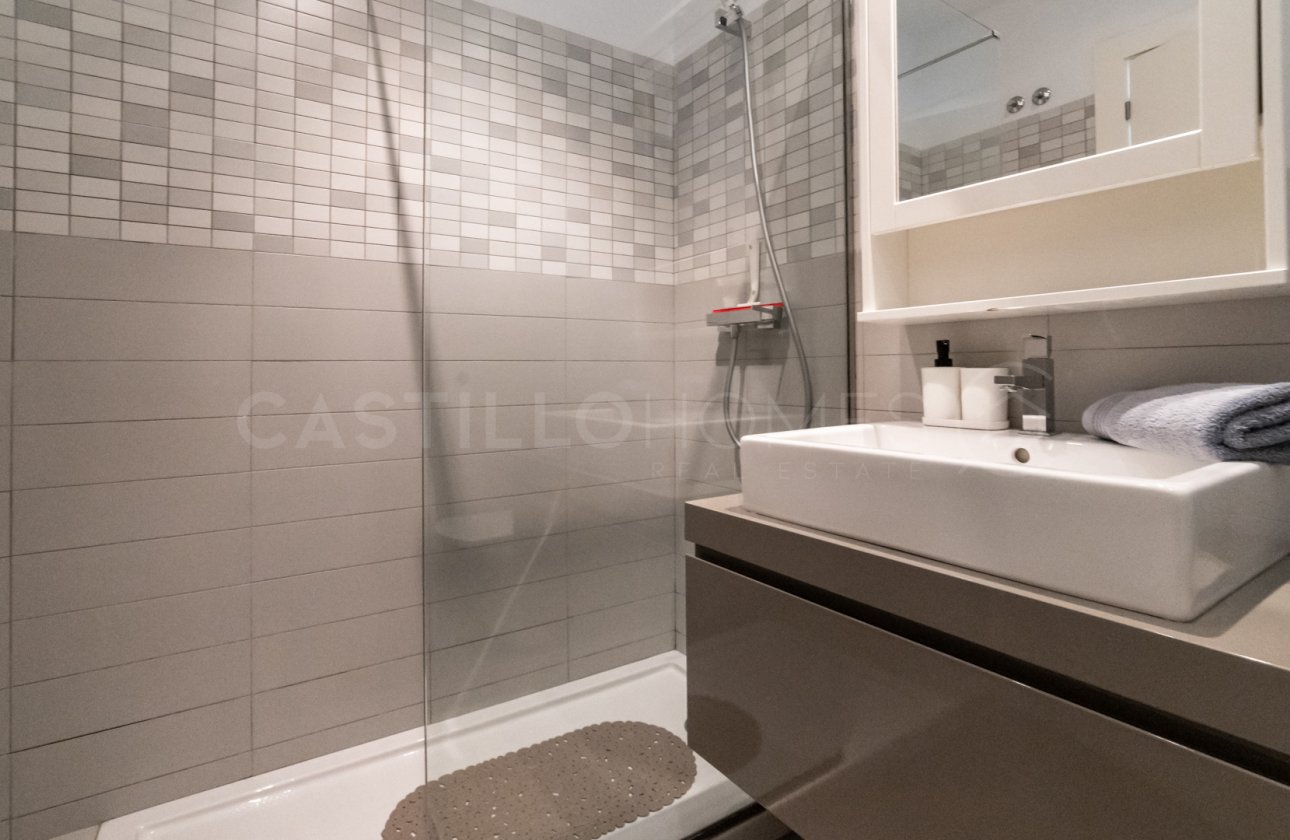 Resale - Apartment / flat - Orihuela Costa - Villamartín