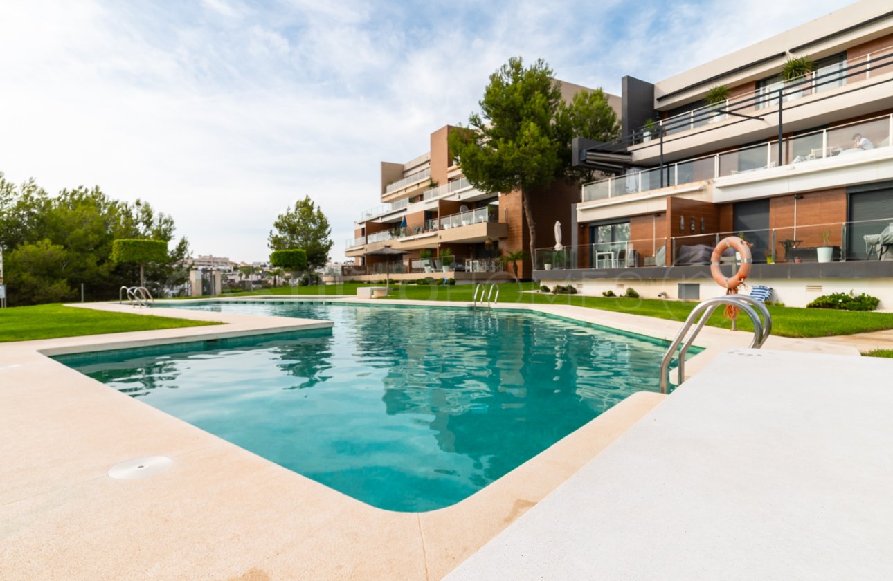 Resale - Apartment / flat - Orihuela Costa - Villamartín