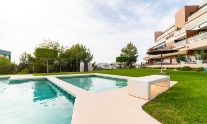 Resale - Apartment / flat - Orihuela Costa - Villamartín