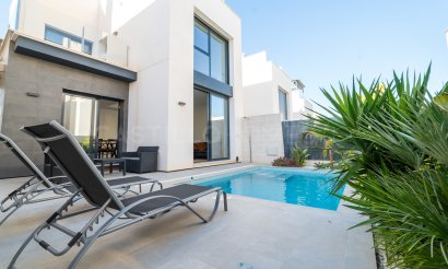 Revente - Villa - Orihuela Costa - Villamartín