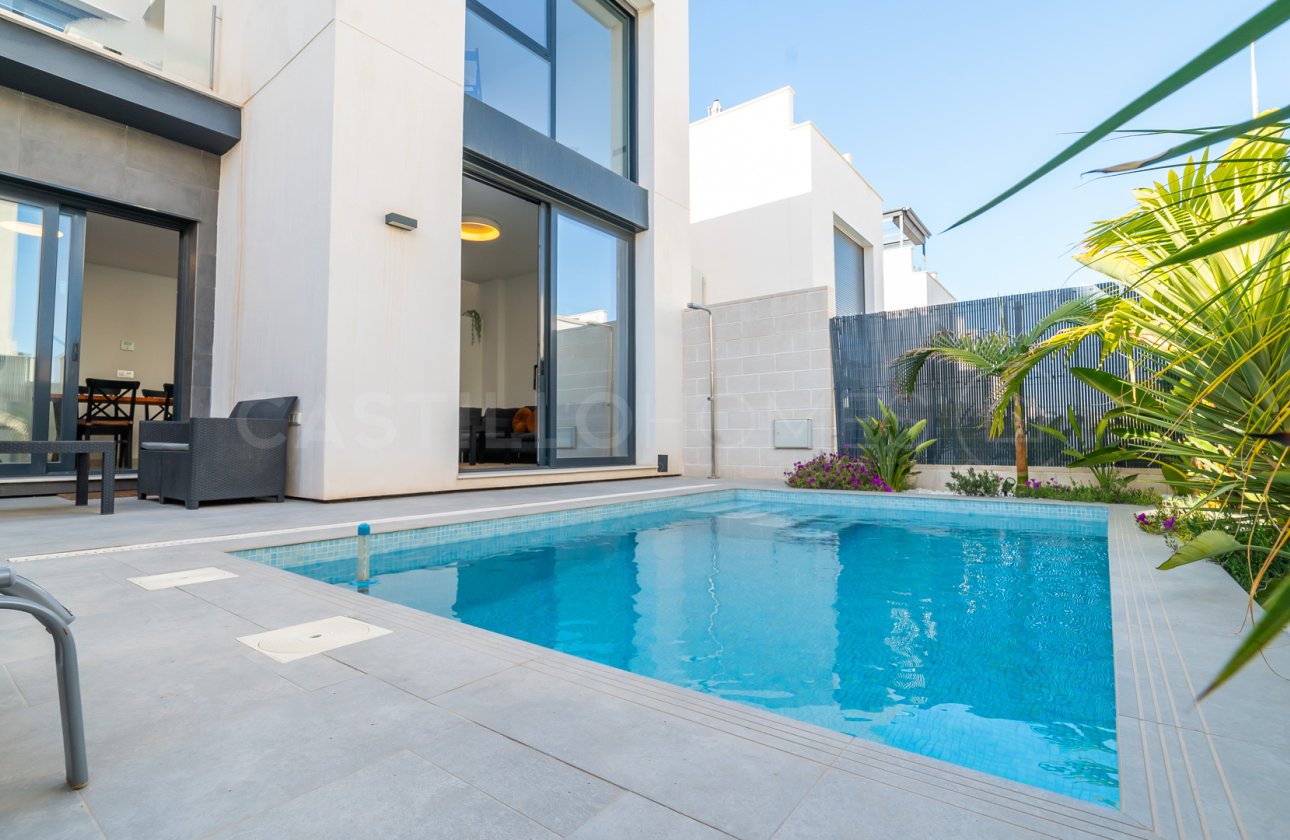 Revente - Villa - Orihuela Costa - Villamartín