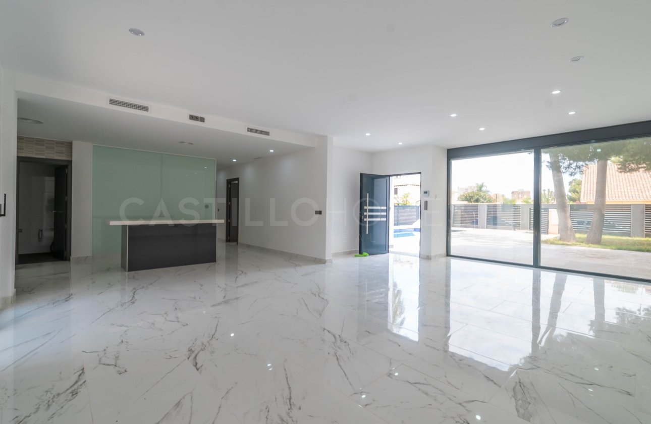 Reventa - Villa - Alicante - Campoamor