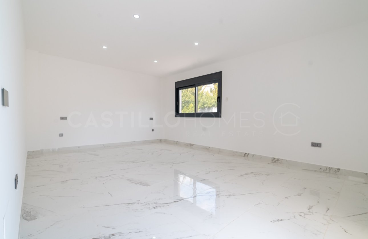 Reventa - Villa - Alicante - Campoamor