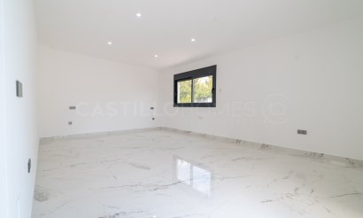 Reventa - Villa - Alicante - Campoamor