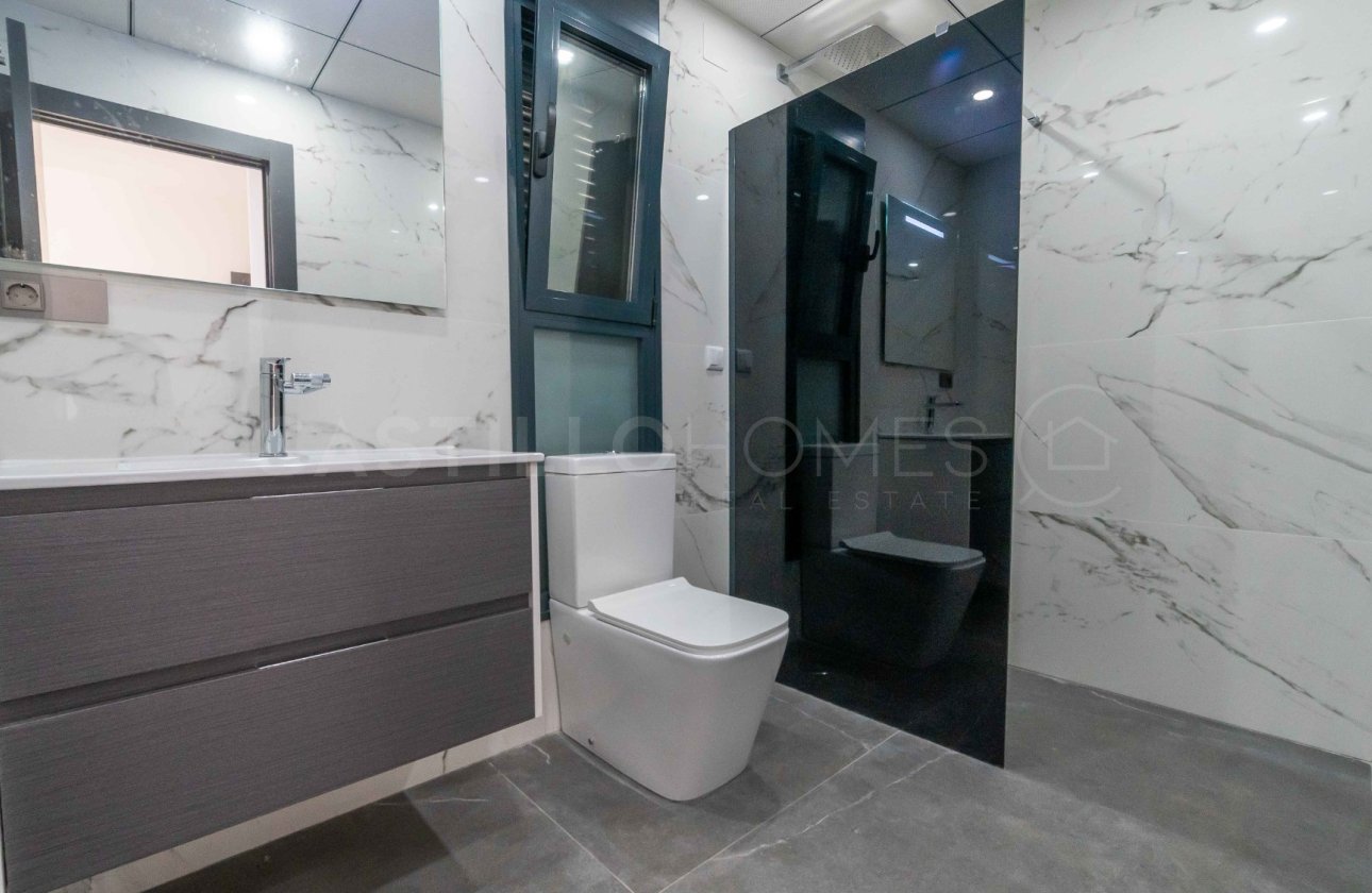 Reventa - Villa - Alicante - Campoamor