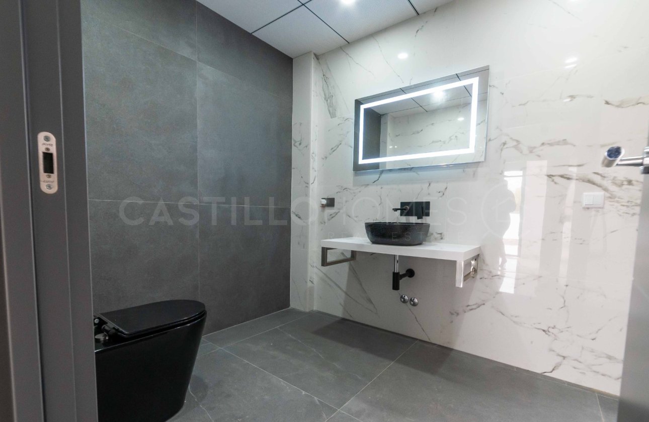 Reventa - Villa - Alicante - Campoamor
