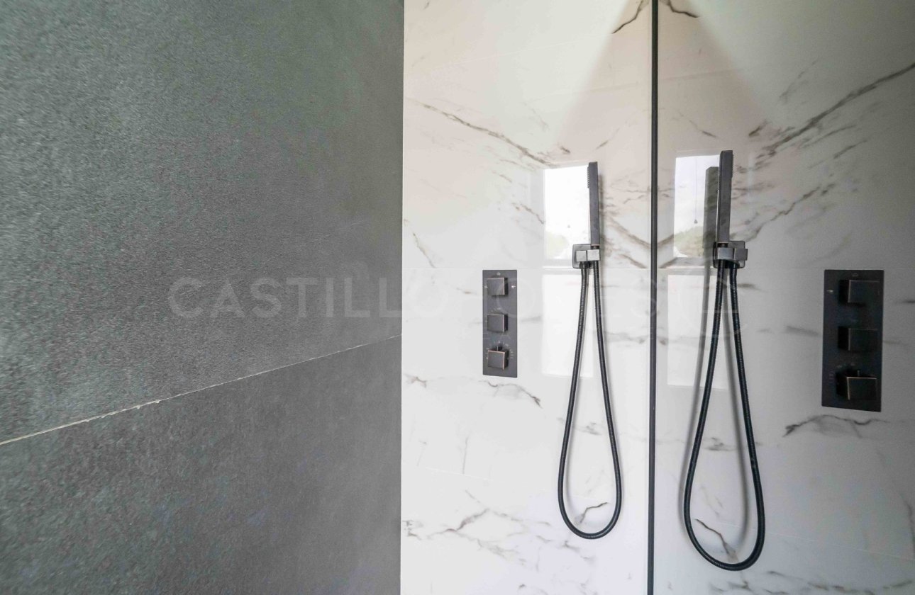 Reventa - Villa - Alicante - Campoamor