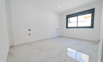 Reventa - Villa - Alicante - Campoamor