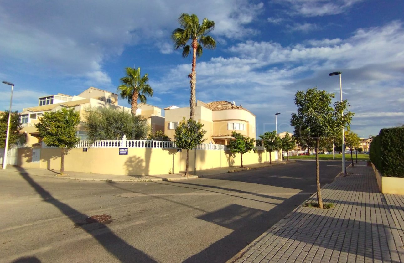 Revente - Villa - Torrevieja - Torretas