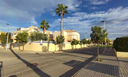 Revente - Villa - Torrevieja - Torretas