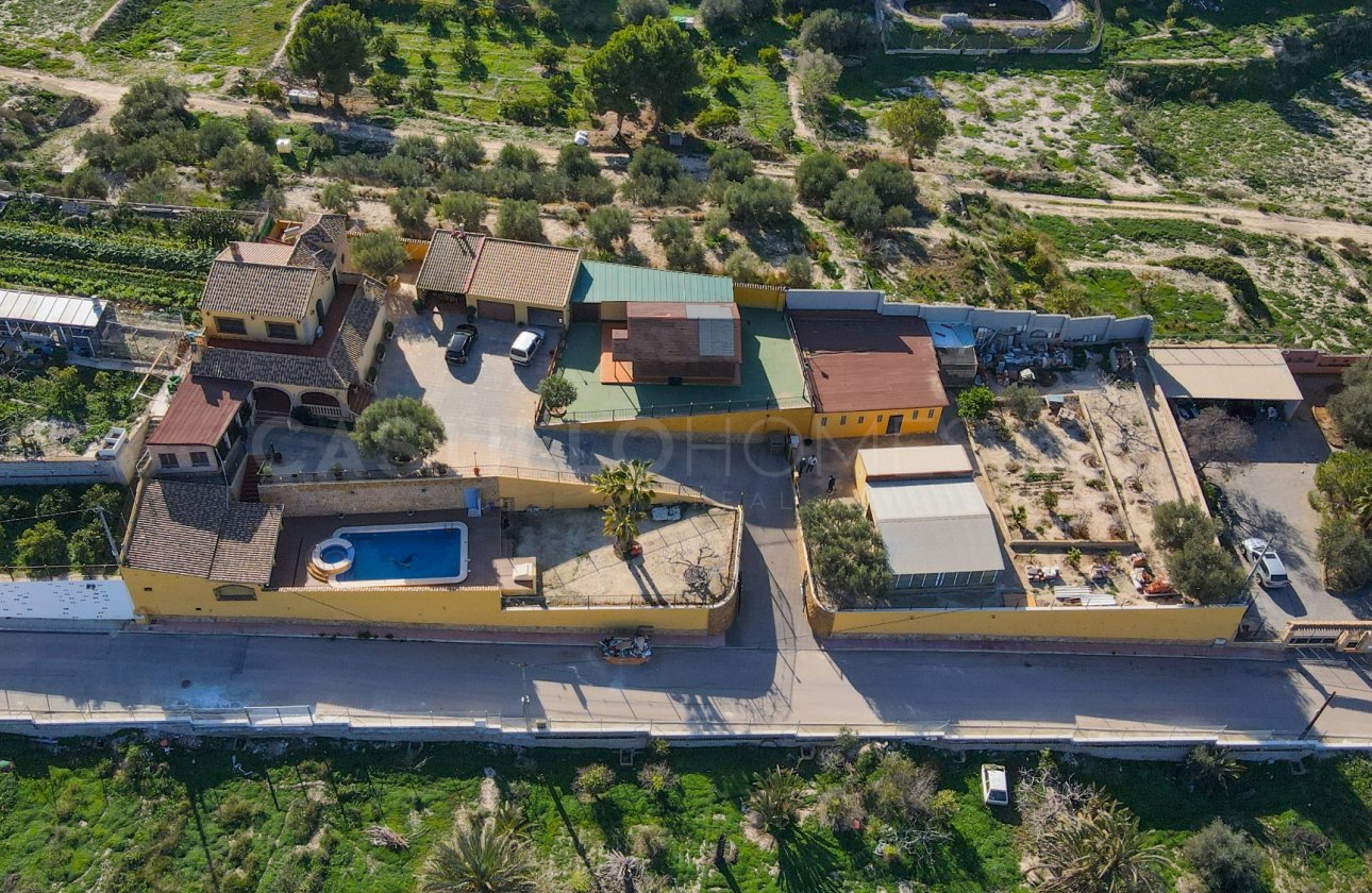 Resale - Villa - Bigastro